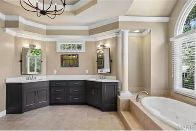 2900 Trafalgar Drive, Town and Country, MO 63131 - Photo 24