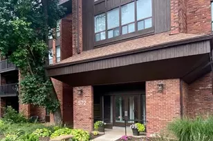 572 Coeur de Royale Dr, Creve Coeur, MO 63141 - Photo 1