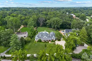 12319 Harflo Ln, Town and Country, MO 63131 - Photo 2