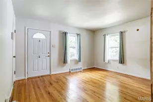 923 Tompkins St, Saint Charles, MO 63301 - Photo 4