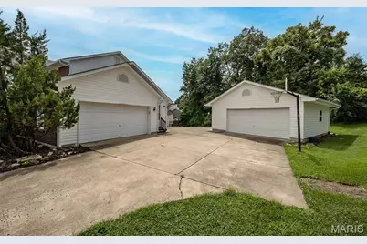 14 Ludwigs Oak Court, Saint Charles, MO 63303 - Photo 2