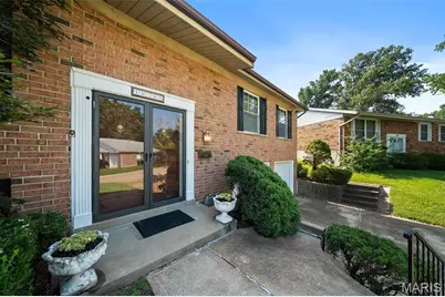10300 Parkman Drive, Saint Louis, MO 63123 - Photo 1