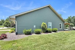 402 Harry St, Palmyra, MO 63461 - Photo 2