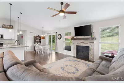 2127 Kuenzel Drive, Washington, MO 63090 - Photo 2