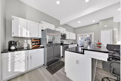 28 Columbus Square Drive, Saint Louis, MO 63101 - Photo 16