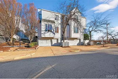 28 Columbus Square Drive, Saint Louis, MO 63101 - Photo 8