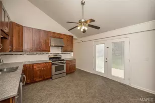 737 Country Heights Ct, Manchester, MO 63021 - Photo 4