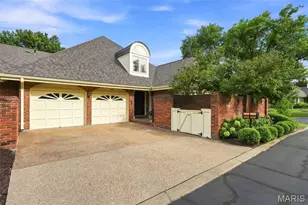2252 Croydon Walk, Saint Louis, MO 63131 - Photo 2
