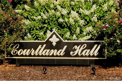 950 E. Rue De La Banque, Creve Coeur, MO 63141 - Photo 20