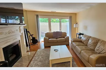 950 E. Rue De La Banque, Creve Coeur, MO 63141 - Photo 4