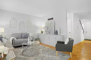 10451 Corbeil Dr, Creve Coeur, MO 63146 - Photo 6