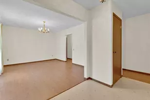 3566 Crowndun Dr, Saint Louis, MO 63129 - Photo 4