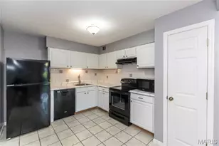 7515 Triwoods Dr, Shrewsbury, MO 63119 - Photo 8