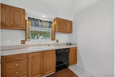 2485 Pheasant Run Drive, Maryland Heights, MO 63043 - Photo 16