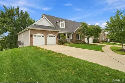 1931 Chesterfield Ridge Circle, Chesterfield, MO 63017 - Photo 2