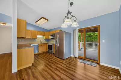 12115 Glenpark Drive, Maryland Heights, MO 63043 - Photo 8
