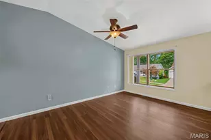12115 Glenpark Dr, Maryland Heights, MO 63043 - Photo 4