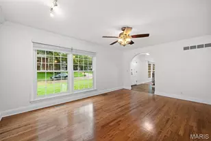 40 Ridgepoint Dr, Chesterfield, MO 63017 - Photo 8
