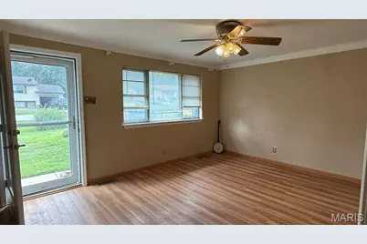 246 Oakborough Drive, Lake Saint Louis, MO 63367 - Photo 2