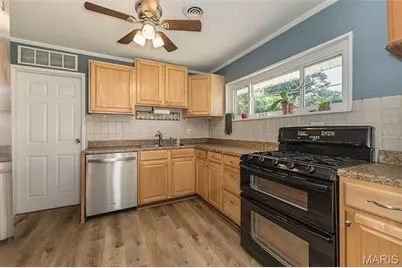 7104 Fernbrook Drive, Saint Louis, MO 63123 - Photo 12