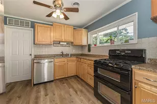 7104 Fernbrook Dr, Saint Louis, MO 63123 - Photo 12