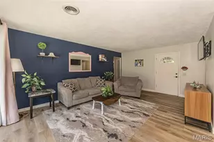 7104 Fernbrook Dr, Saint Louis, MO 63123 - Photo 8