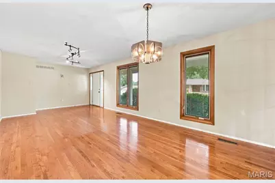 5288 Bloomfield Drive, Saint Louis, MO 63129 - Photo 6