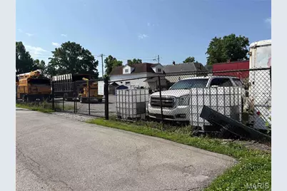 8915 S Broadway, Lemay, MO 63125 - Photo 4