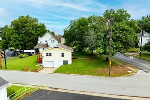 3001 St Marys Ave, Hannibal, MO 63401 - Photo 2