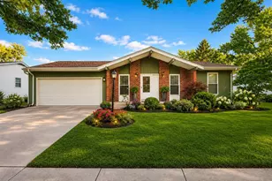 6300 Silver Fox Dr, Florissant, MO 63034 - Photo 1
