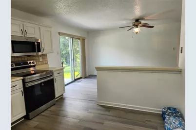 6300 Silver Fox Drive, Florissant, MO 63034 - Photo 12