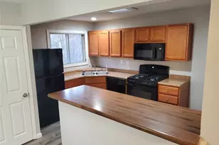1574 Ville Angela Ln, Hazelwood, MO 63042 - Photo 2