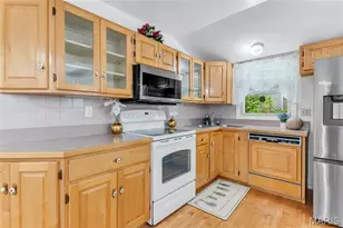 4359 Mohegan Dr, Affton, MO 63123 - Photo 16