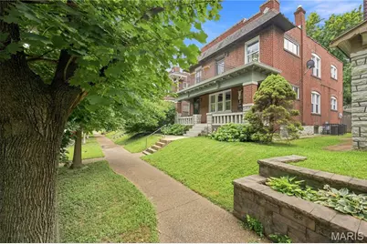 4556 Shenandoah Avenue, Saint Louis, MO 63110 - Photo 2