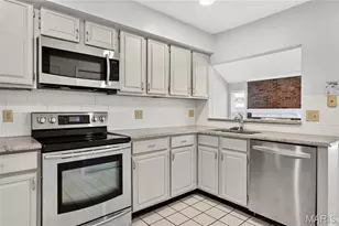 1010 Thoreau Ct, Creve Coeur, MO 63146 - Photo 4
