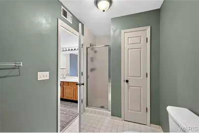 1010 Thoreau Court #302, Creve Coeur, MO 63146 - Photo 8