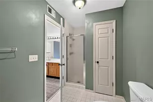 1010 Thoreau Ct, Creve Coeur, MO 63146 - Photo 8