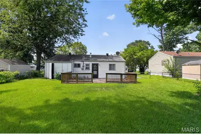 835 Lexington Park, Florissant, MO 63031 - Photo 18