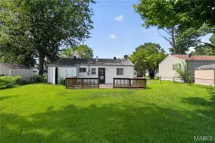 835 Lexington Park, Florissant, MO 63031 - Photo 18