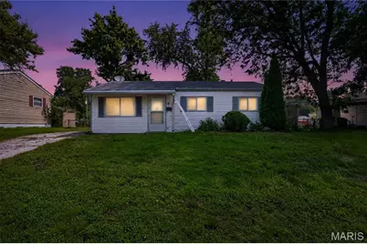 835 Lexington Park, Florissant, MO 63031 - Photo 2