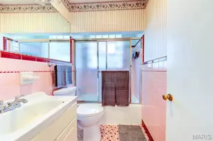 7425 Raleigh Dr, Saint Louis, MO 63123 - Photo 16