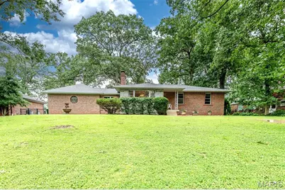 7425 Raleigh Drive, Saint Louis, MO 63123 - Photo 1