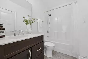 26 Forsythia Ln, Olivette, MO 63132 - Photo 66