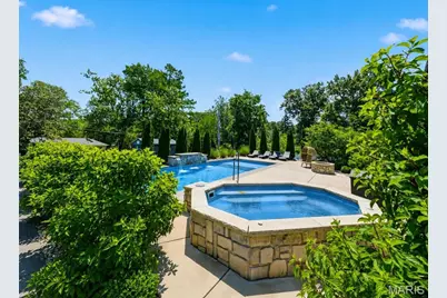 26 Forsythia Lane, Olivette, MO 63132 - Photo 8