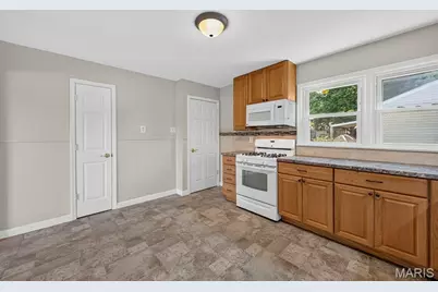 10304 Musick Avenue, Saint Louis, MO 63123 - Photo 18
