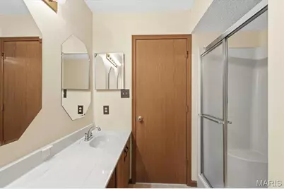 13112 Royal Pines Drive, Maryland Heights, MO 63146 - Photo 32