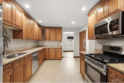 13112 Royal Pines Drive, Maryland Heights, MO 63146 - Photo 2