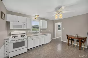 1015 S 6th St, Saint Charles, MO 63301 - Photo 10