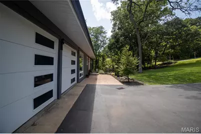 12212 Robyn Road, Sunset Hills, MO 63127 - Photo 2