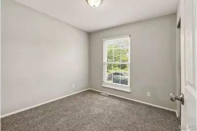 11748 Vizcuya Court, Florissant, MO 63033 - Photo 8